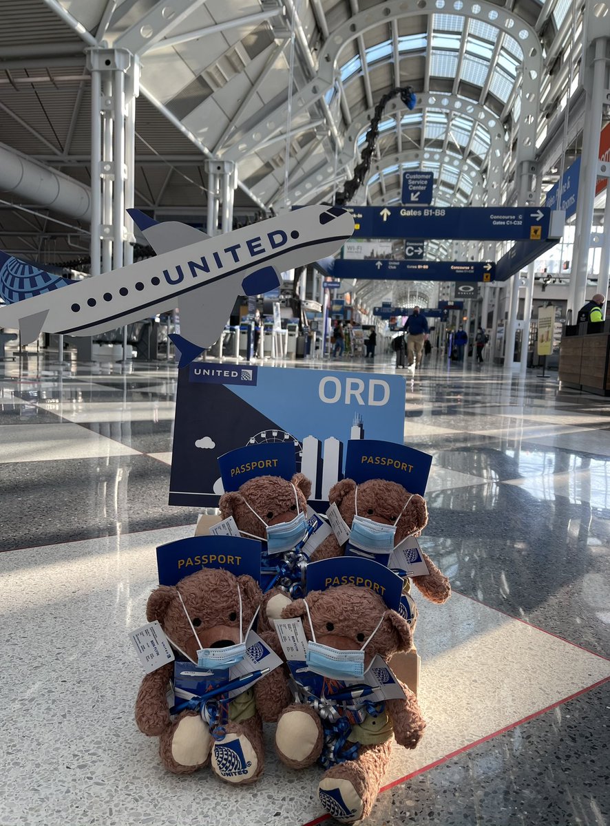 Mask ✅ Passport ✅ Cards ✅ Pen and Paper ✅ Ben Flyin’ is ready to travel out of #ord! <a href="/weareunited/">We Are United</a> #BeingUnited <a href="/OmarIdris707/">Omar Idris</a> <a href="/mcgrath_jonna/">Jonna McGrath</a> <a href="/LStepanski23/">Laurie Stepanski</a> <a href="/fly2ohare/">O'Hare Intl. Airport</a> <a href="/flychicago/">flychicago</a>