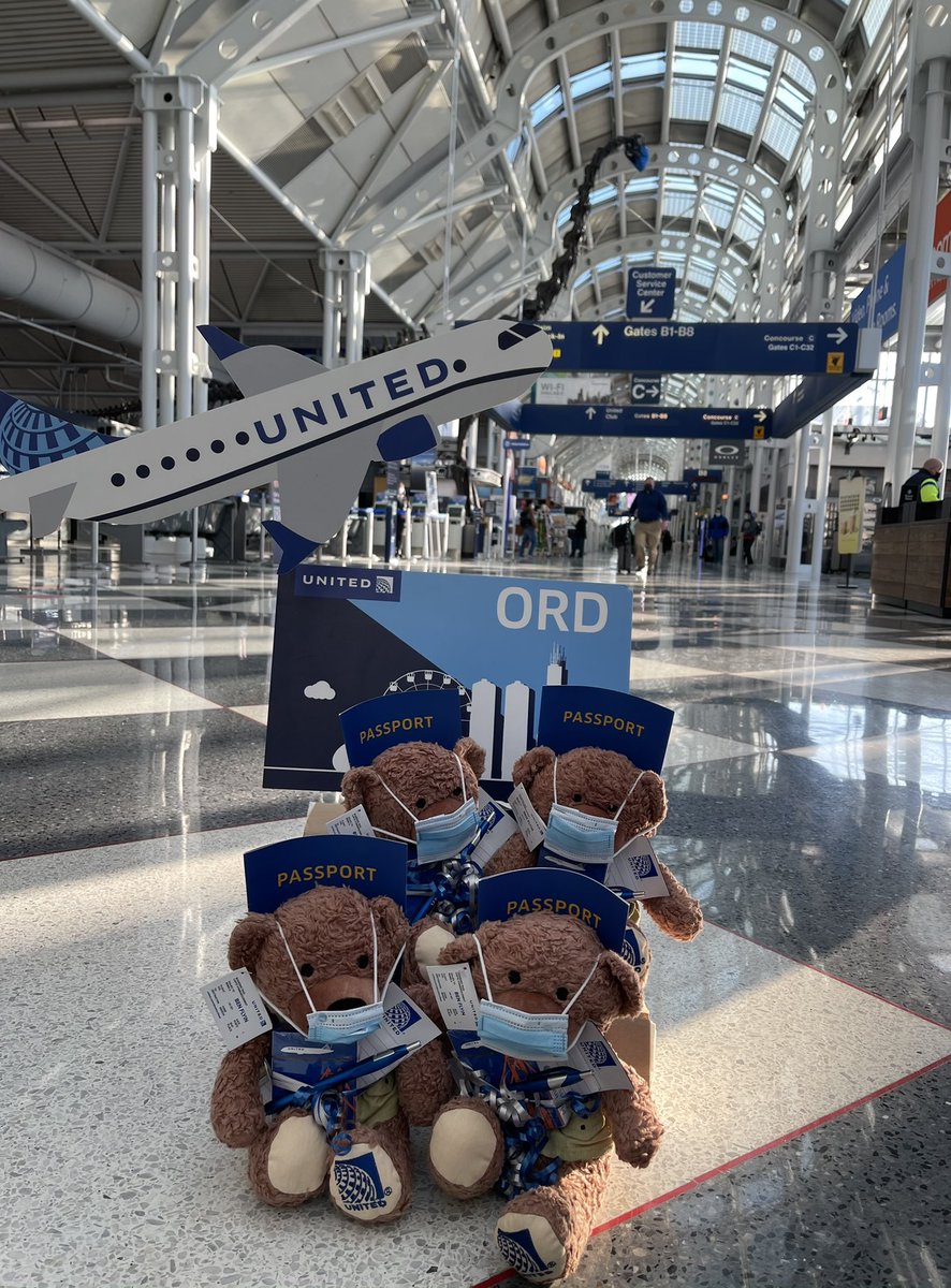 Mask ✅ Passport ✅ Cards ✅ Pen and Paper ✅ Ben Flyin’ is ready to travel out of #ord! @weareunited #BeingUnited @OmarIdris707 @mcgrath_jonna @LStepanski23 @fly2ohare @flychicago