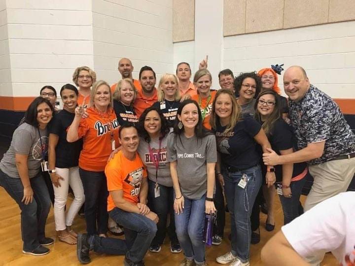 MrsHernandezBHS's tweet photo. Will always cherish the beautiful memories with our sweet, dear friend Carisa Kohutek ❤️ I am so blessed with her friendship and will never forget her amazing heart for others🧡💙 #BrandeisSoc https://t.co/FdfG3XoTWx