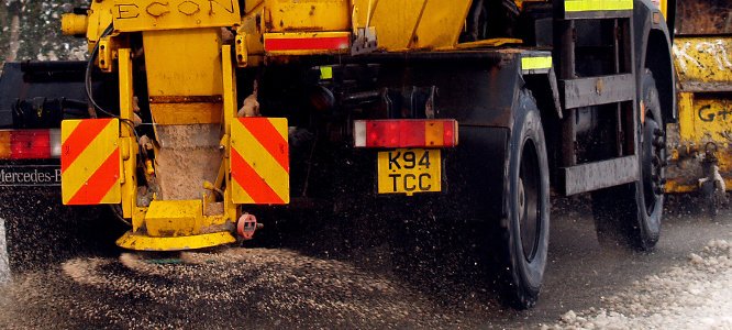 Following the heavy snowfall this morning, our gritters are out clearing the primary routes. We advise against travelling unless absolutely necessary but if you do need to drive please take extra care and drive slowly @calderdale