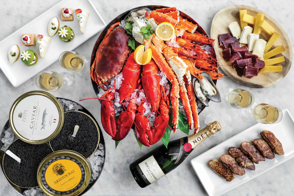 JWMarriottHK's tweet photo. Reunite with your loved ones and toss your way with our superb brunch to a prosperous #ChineseNewYear . Available at The Lounge from 12-14 Feb, the brunch features unlimited serving of jet-fresh seafood, #caviars,#foiegras , egg benedict, carving as well as #Champagne . https://t.co/dRrrjtDRPw