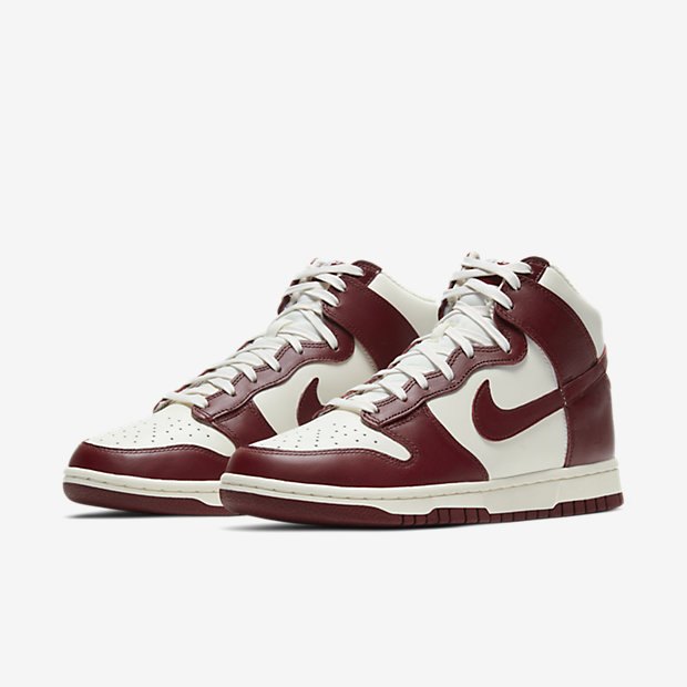 KCKC_Official's tweet photo. [Untied]ブログ更新
・Dunk High Team Red (DD1869-101)
発売予定日：2021/02/12
販売価格：¥12,000 + tax

現代のテクノロジーで21世紀の履き心地にアップデートし、セイルとチームレッドの配色でクラシックな印象を演出している。

https://t.co/o5QwPPL4Rs

#KCKC #untied https://t.co/oFS7cqowHr