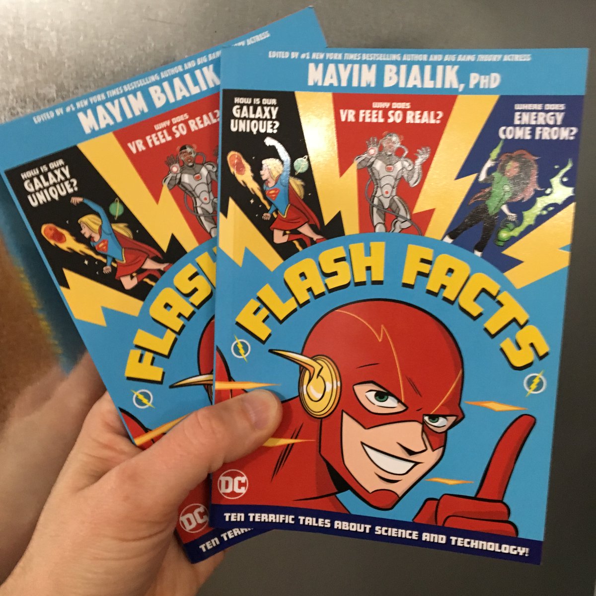 dailystem's tweet photo. #DCFlashFacts releases today!
I've got 2 free copies to giveaway!

To enter:
🔄Retweet 
🦸‍♀️Listen to my interview with Shari &amp; Matt from @DCComics ▶️https://t.co/0OdcgLkAk3
🦸‍♂️Share something from the podcast for an extra chance to win

#DCpartner #STEM #ELA #Science https://t.co/9DFY3qZhjp