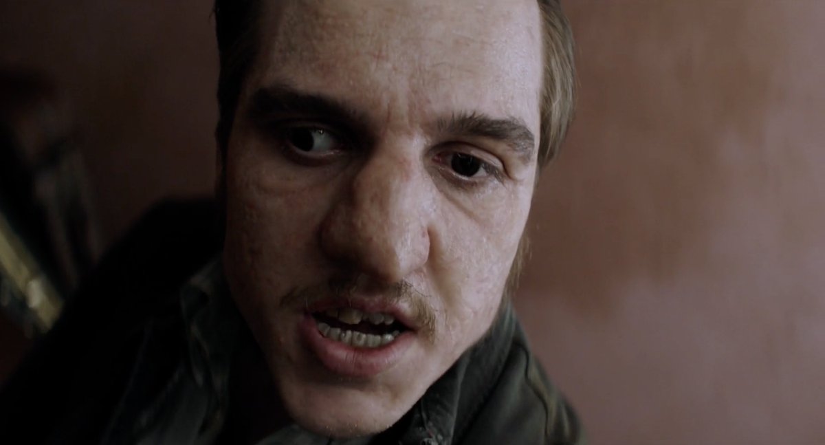 THE GOLDEN GLOVE (Akin, 2019)