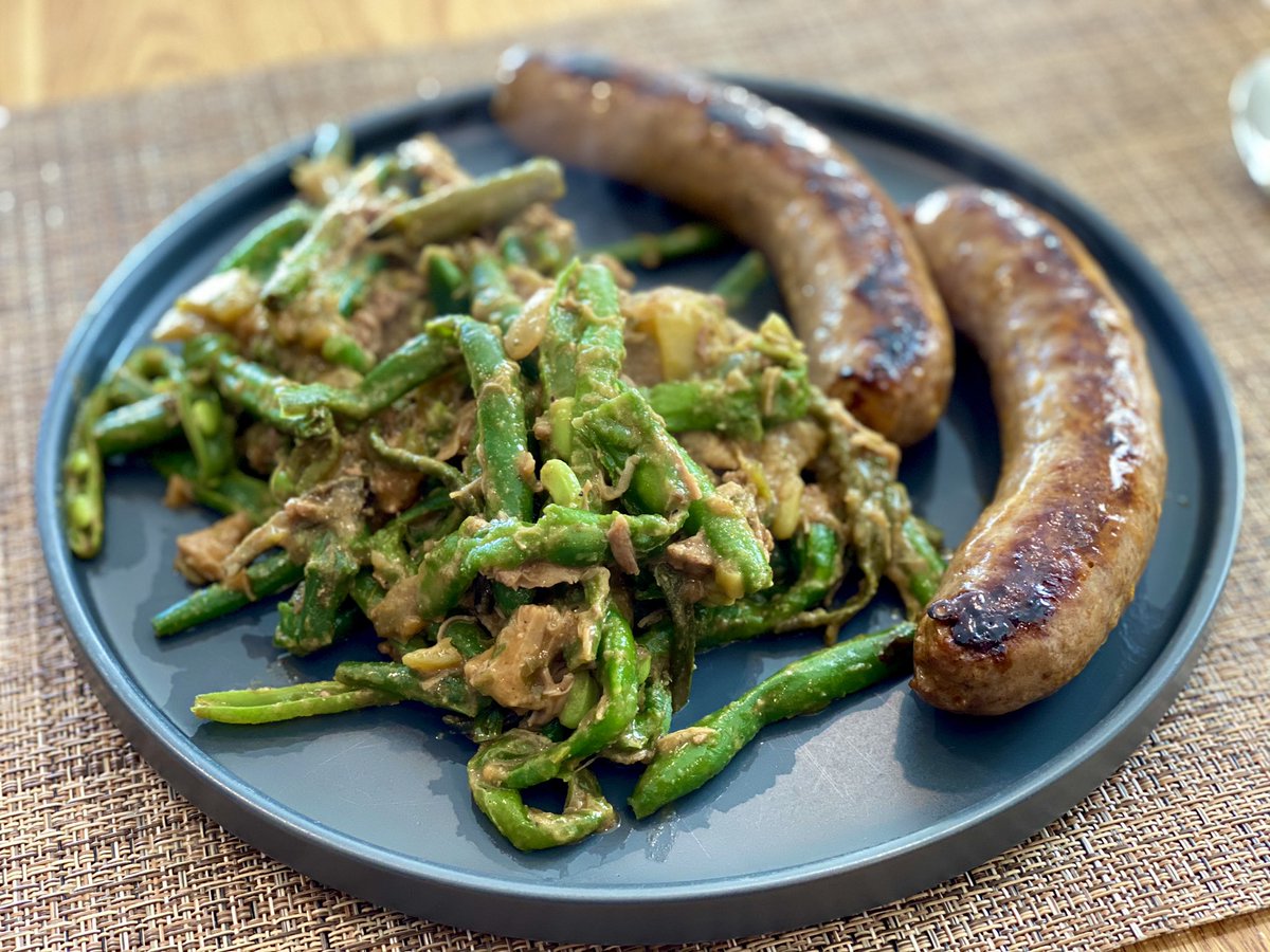OMADKetoKitchen's tweet photo. Keto Greenbean Stroganoff #ketodiet #omad #paleo #IntermittentFasting https://t.co/jyy9exd6RX