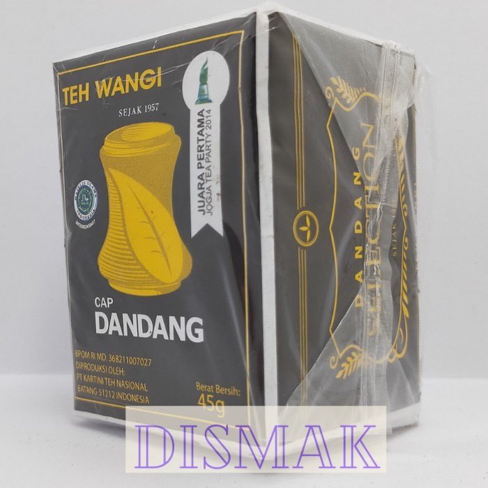 Pertama tentang jenis pengemasan teh ada dua bentuk. Ini umum diketahui ya.Foto kiri bentuk teabag, foto kanan bentuk daun (loose leaf).Apakah ukuran tiap daunnya sama? Enggak, teh celup selalu ground atau hampir menyerupai bubuk dan loose leaf partikel daunnya lebih besar.