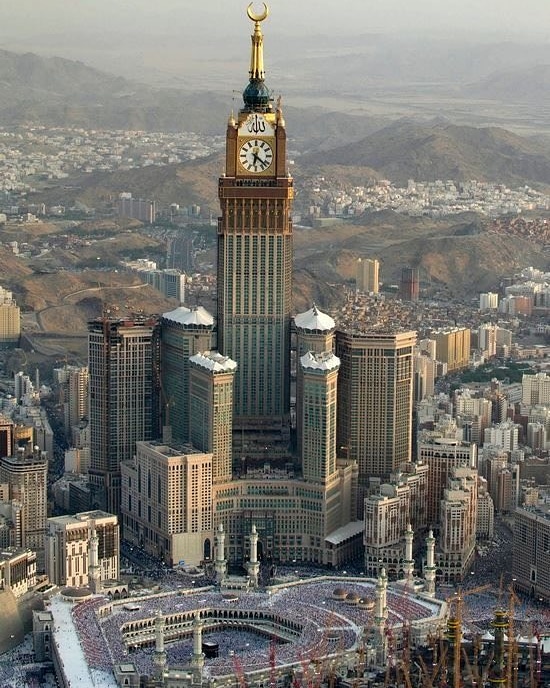 Ayak altına alan Boğaziçi üni değil Araplar .