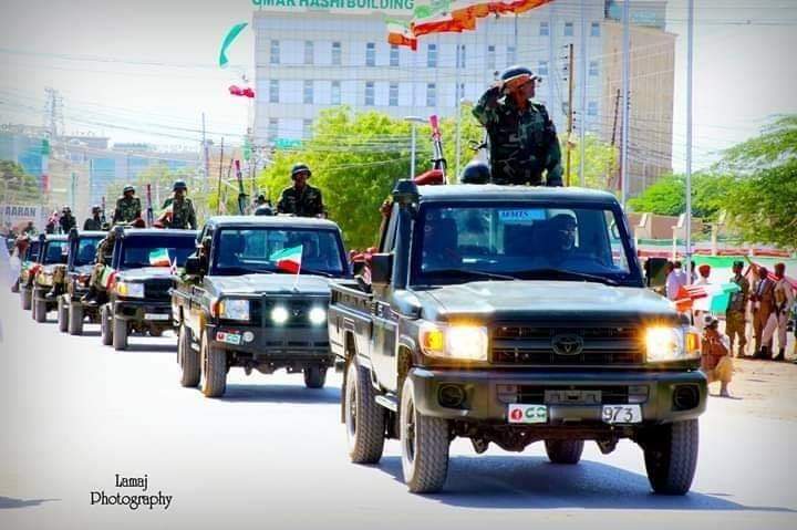 Dalmar_DiriE's tweet photo. Ciidanka Qaranka Somaliland ayaa maanta u dabaal-dagaya sanad guuradii 27-aad ee ka soo wareegtay maalintii la aas-aasay.
FG: Sawiradu maanta ma aha.
Xigasho: #Khaalid #Bakayle https://t.co/eNFmuHgyiI