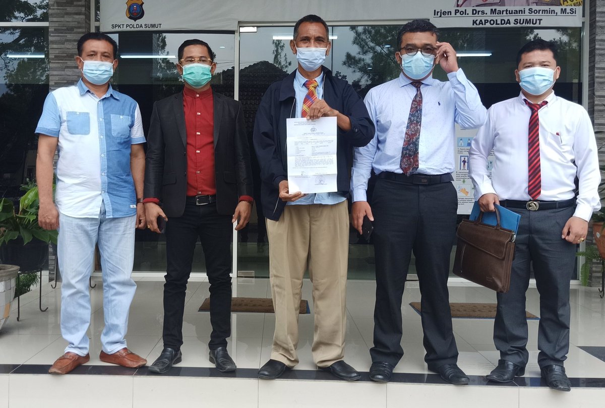 ProfYLH's tweet photo. BREAKING NEWS:Terbukti @ProfYLH melakukan "KULAPOR" semua oknum kader @PDemokrat biang kerok penyebar "ISU RASIAL" telah korbankan Si Nababan,@permadiaktivis1 &amp;tentu @ProfYLH, sehingga Hukum harus ditegakkan agar semua yang salah harus dipenjarakan agar beri pelajaran bagi semua. https://t.co/W4dFPnCHtA