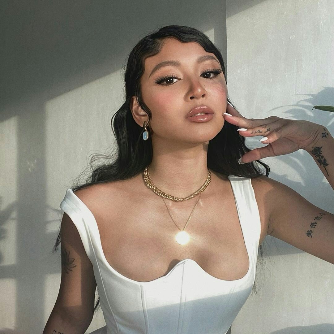 pophazeonline's tweet photo. #POPHAZE: Nadine Lustre shares a new set of gorgeous photos to Instagram ✨💜

(📷IG/nadine) https://t.co/KeK7fuk4rn
