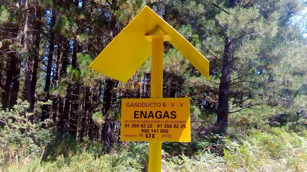 ¿#Sabíasque podrías recorrer España de norte a sur a pie solo siguiendo la estela de los hitos? Hay más de 50.000 señalizaciones de este tipo repartidas por todo el país. 

¿Quieres saber más? No te pierdas el hilo ⬇️