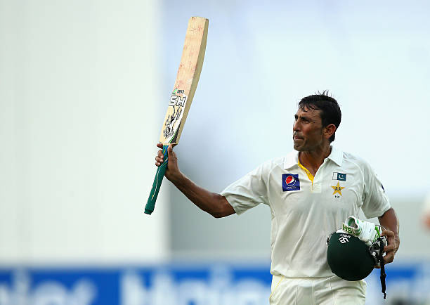 People always remember Younis khan by the 2009 t20 World Cup, but his unbelievable career was much more than just that, he broke records for fun. A thread.