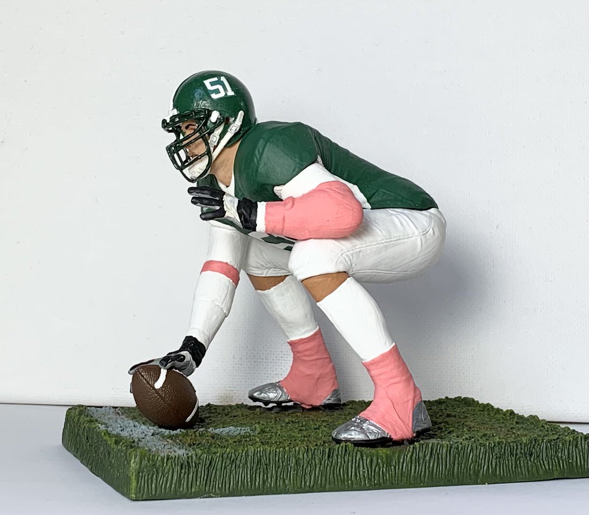 202CustomSports's tweet photo. #custommcfarlane #customfigure #customfootball #sportsfigure #senioraward #giftsforhim #footballmom #footballdad #popwarner #hsfootball #fridaynightlights #collegefootball #semiprofootball #ncaafootball #sprintfootball #naiafootball #xfl #customactionfigure #actionfigurecustom https://t.co/A4eHRYu26J