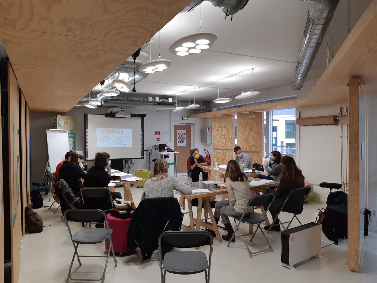 LaBase_NA's tweet photo. 2e séance du cycle facilitation graphique du programme du 1er trimestre de LaBase. Sur place comme à distance, faciliter c'est #LaBase !
#facilitation #facilitationgraphique @Punchmemory #aphantasie #intelligencecollective #apprendre #pratiquer #regenerer https://t.co/S5EVteb7u2