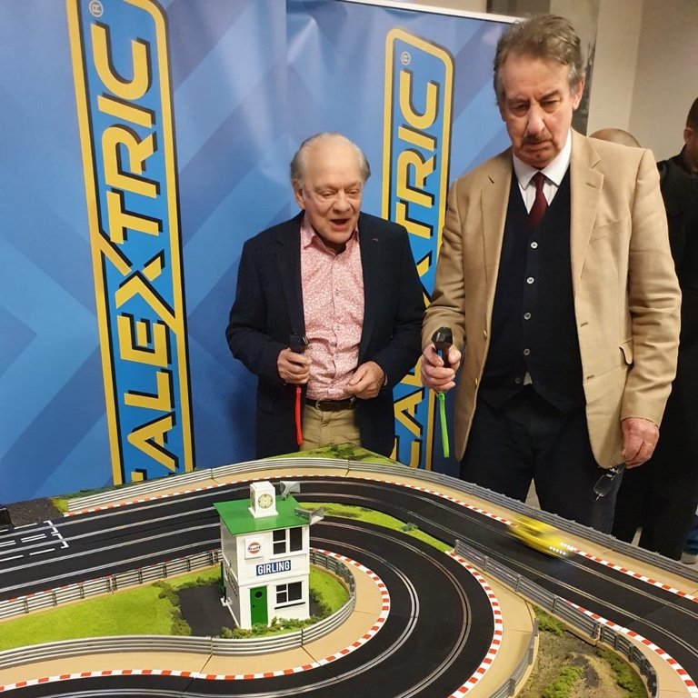 Happy Birthday to the legendary Sir David Jason! 