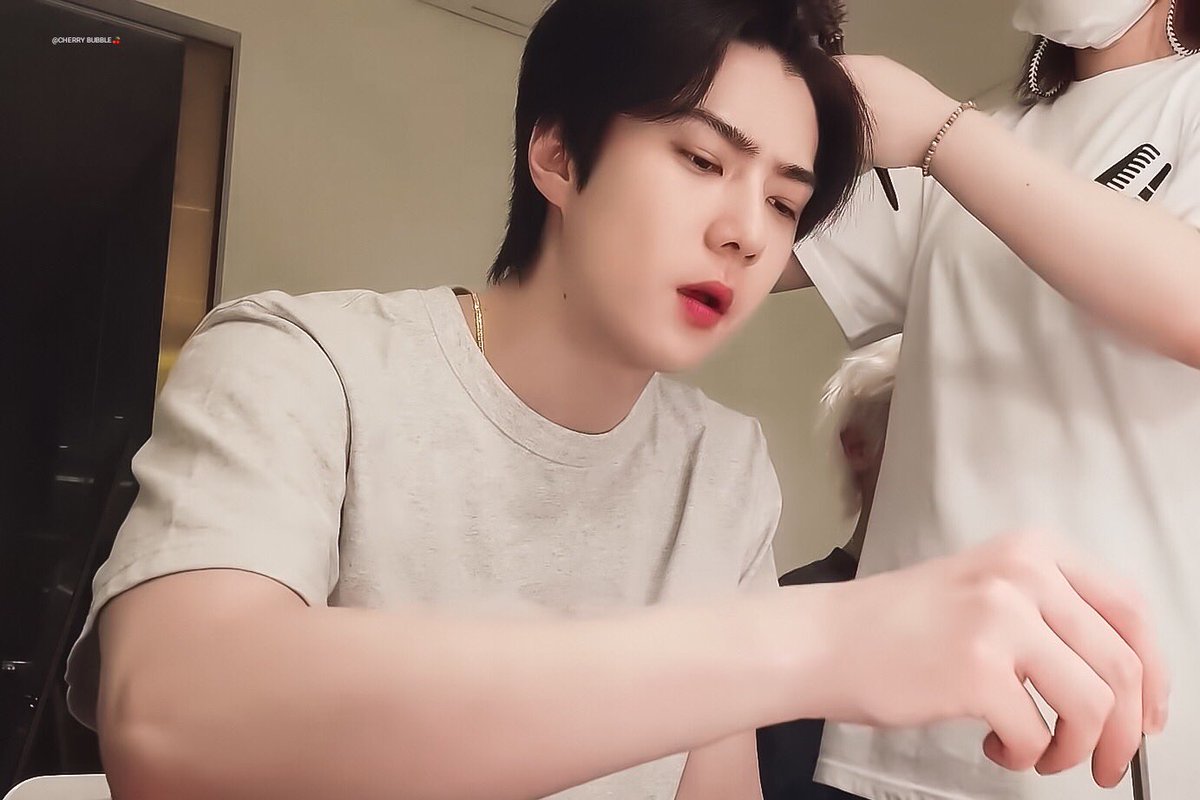 oh sehun pic tweet media