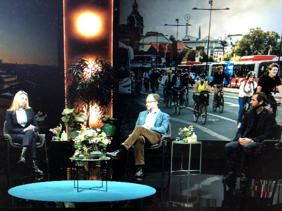 Malardalsradet's tweet photo. #Fyrspår Sthlm-Uppsala är en nationell angelägenhet, till nytta för hela Sverige. Stor enighet på #disting om behov av både underhåll och nyinvesteringar, inför kommande nationella transportplan. Lagt kort ligger. #EnBättreSits https://t.co/eXUhQyBNgW
