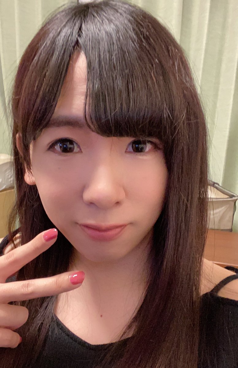 rinasuke0228's tweet photo. ギャルメイクしてみた。
これは楽しい😆
1枚目普段メイク、2枚目ギャルメイク https://t.co/uGOpXne7rQ