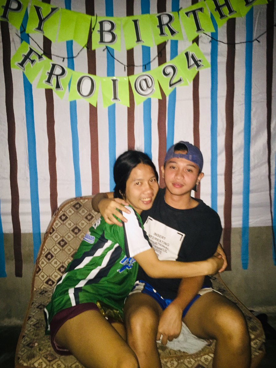 SnakePrincess's tweet photo. Happy beerday🥃👅 https://t.co/c9jPZ5XXKe