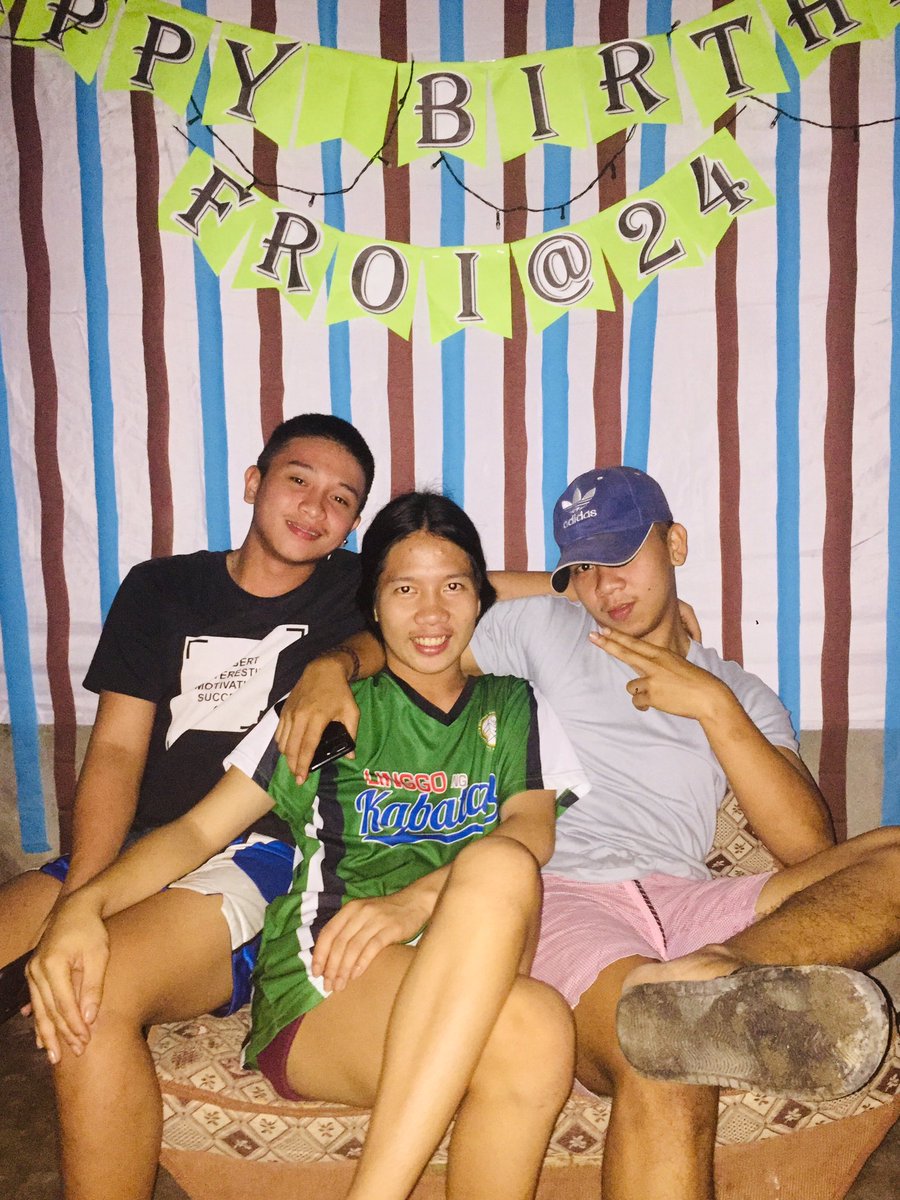 SnakePrincess's tweet photo. Happy beerday🥃👅 https://t.co/c9jPZ5XXKe