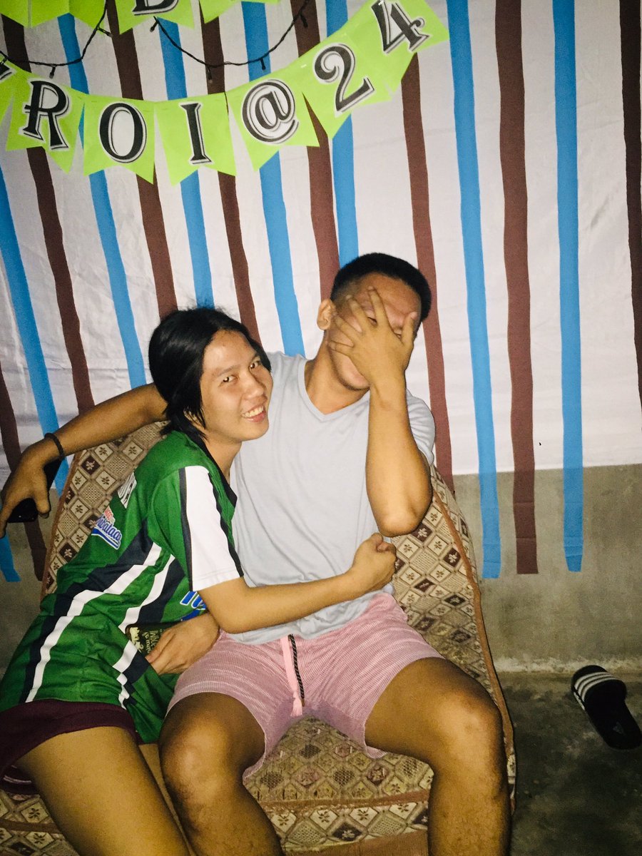 SnakePrincess's tweet photo. Happy beerday🥃👅 https://t.co/c9jPZ5XXKe