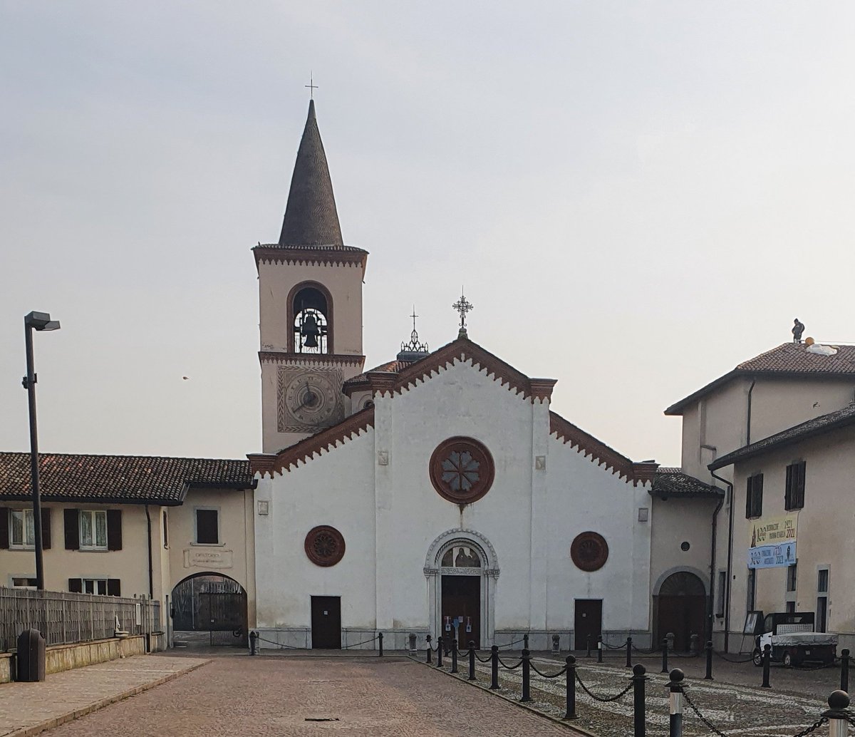 SilviaKin92's tweet photo. Chi è di #Bergamo conosce il santuario di #Basella
È la mia casa quando mi sento giù, ho bisogno di forza.
Mia zia (non c'è più da 9 anni e oggi avrebbe compiuto gli anni) m'ha cresciuta frequentandolo.
Io sarò sempre #cattolica e questa chiesa farà sempre parte della mia vita https://t.co/g463l78ye0