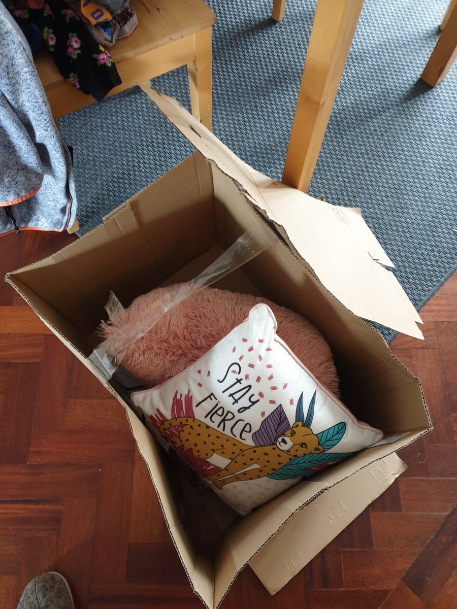 MrBreachThanks's tweet photo. @asda I ordered a glass cookie jar from you and it arrived in bits.. I didnt think your delivery service could get any worse.. until today. Feast your eyes on this beauty. Delivered in this state. Wow https://t.co/LzuS80MDbg
