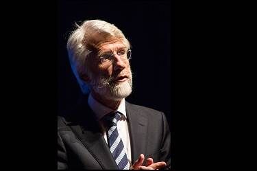 Bewegen versterkt het immuunsysteem en op die manier het effect van de COVID19 vaccinatie - lees hier de column van Erik Scherder <a href="/NLsportraad/">NederlandseSportraad</a> en collega's nederlandse-sportraad.nl/actueel/nieuws…