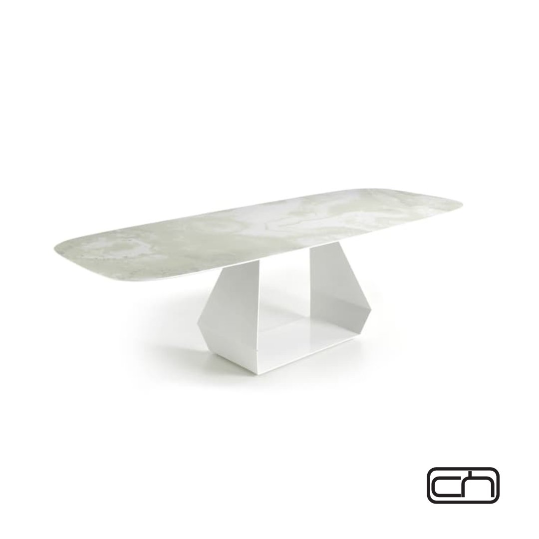 Con tapa Dekton 20mm o Neolith 20mm, nuestra mesa Urux Fix es ideal para incluir en el living de cualquier hogar. Su estructura y acabados la convierten en un mueble con un gran impacto estético, sobre todo, para un estilo más moderno.