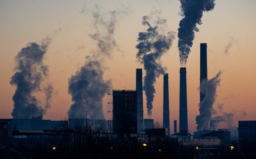 worldheartfed's tweet photo. 🏭 #AirPollution is a key risk factor for #CVD💔 and a major contributor to the global burden of disease. Long-term exposure has also been linked to an increased risk of death from #COVID19. Our joint statement with @American_Heart @ACCinTouch @escardio ➡️ https://t.co/4EQdgEvOx9 https://t.co/BAVJBCwwOb