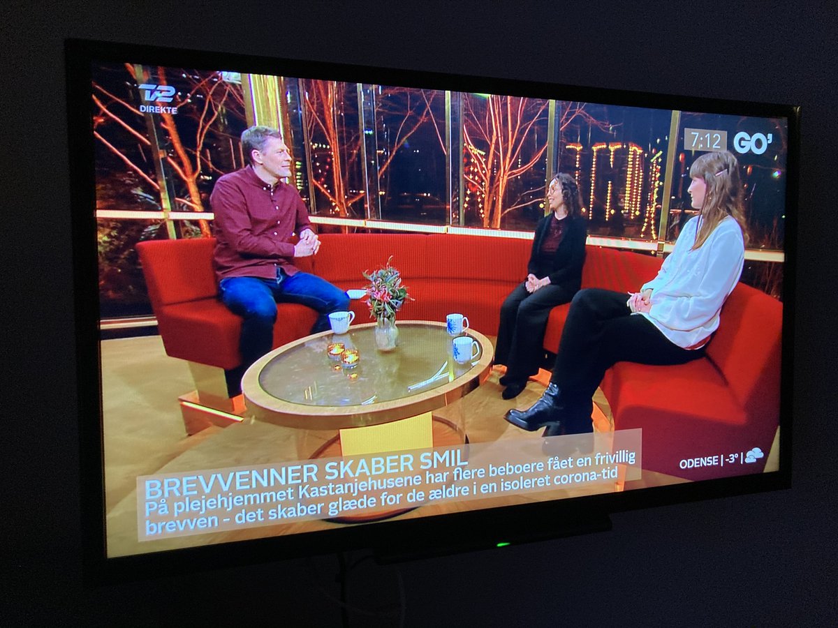 SisseMarieWe's tweet image. Et personligt brev gør en forskel i en svær tid. På plejehjemmet Kastanjehusene i @koebenhavner fik de den gode idé at få frivillige fra @danskrodekors til at sende breve til beboerne under #covid19dk. Hør om den store succes i @gotv2dk her til morgen. #dkpol #kbhpol #sundpol