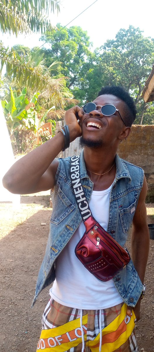 Brennad2's tweet photo. Oluwa  let me shine  like the morning stars this year ar wan blow jor good bars  on my mind https://t.co/ZB6NHKQRLA