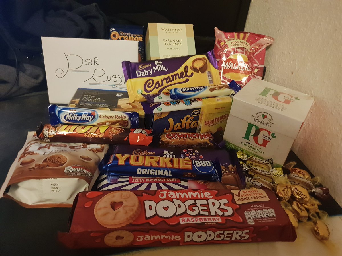 NellaaaUK's tweet image. Snack exchangeeeeee from IKEA🇸🇪 to your majesty🇬🇧 @Ruby_OW