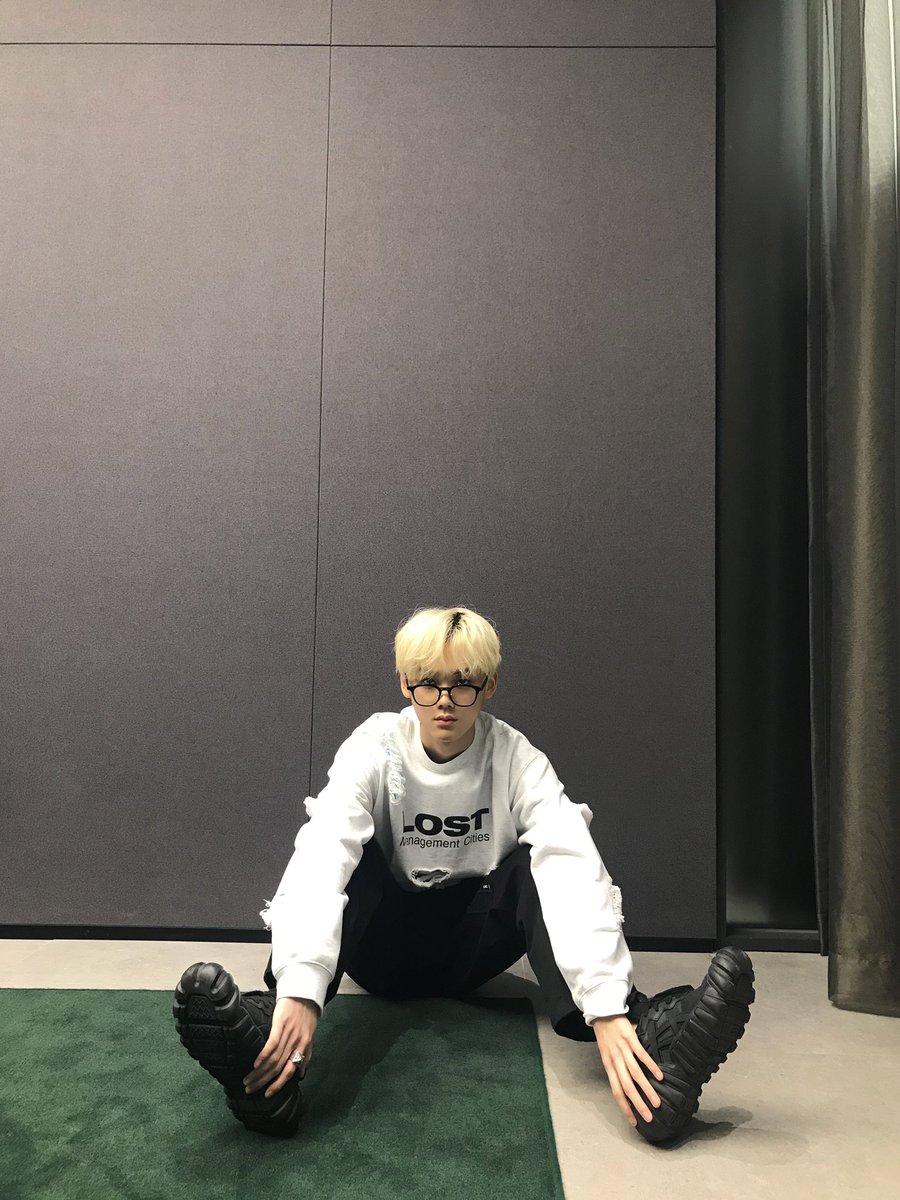 ciipherupdates1's tweet image. 210202

@RAIN_Ciipher Twitter update

TRNS:
[#TAG] Glasses are tight
#CIIPHER #싸이퍼