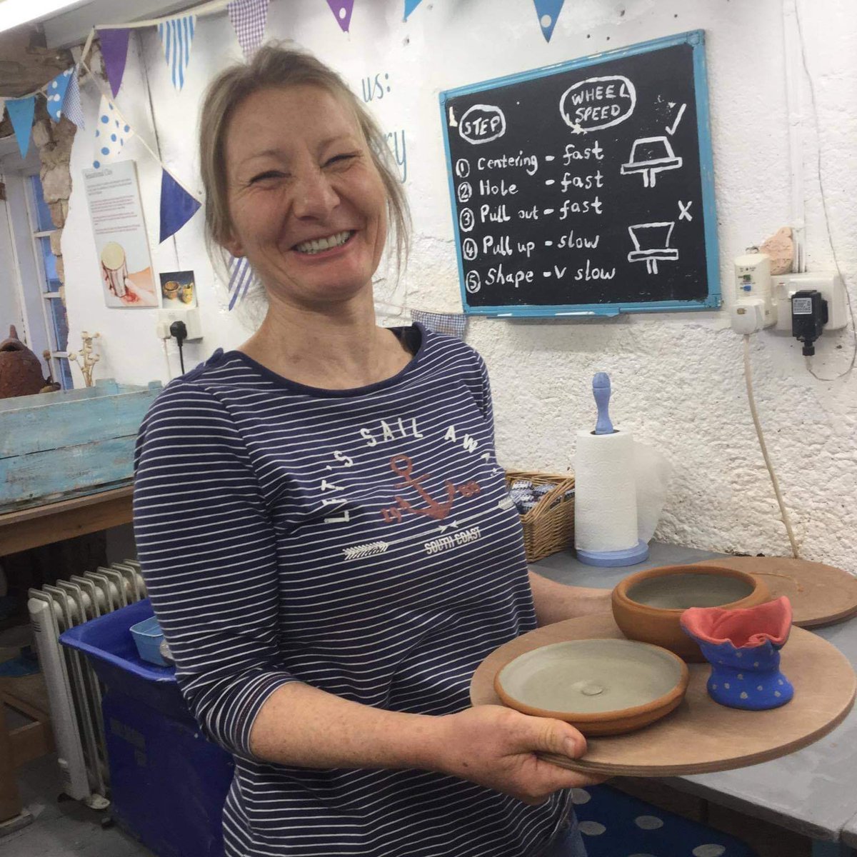 eastnorpottery's tweet image. A year ago today! 🤗❤️#2feb2020 Our #potterswheel #weekendcourse participants got to paint and decorate their pots made on day one😃🎨#throwbacktuesday #potteryclass #staycation2021