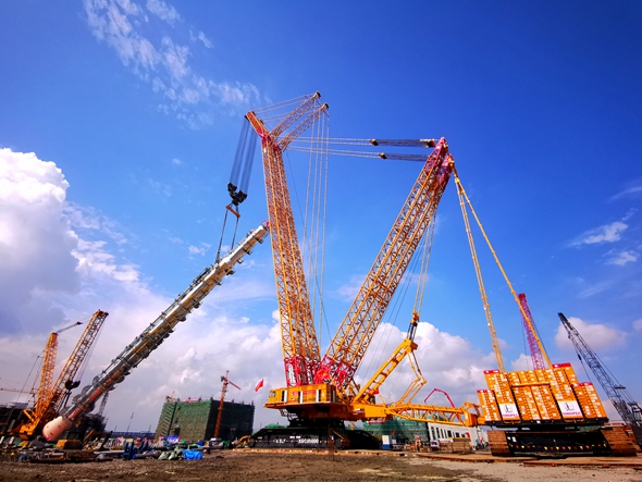 XGC88000, the world's largest crawler crane with a capacity of