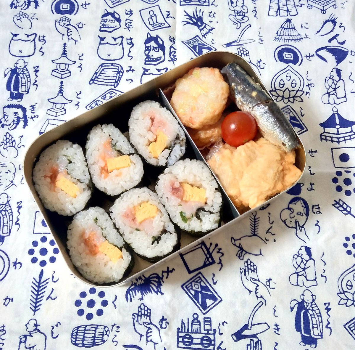 明日会社で食う昼飯も恵方巻き弁当や! 
