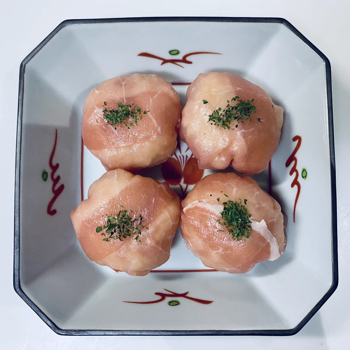 お酒好きの方必見です！中にクリームチーズが入った生ハムの肉巻きおにぎりの作り方！！