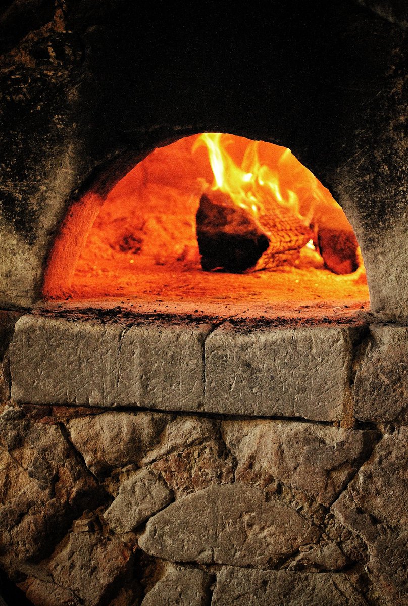 🔴 𝗖𝗥𝗘𝗣𝗘𝗦 👨‍🍳 | En ce jour de la #chandeleur, aimeriez-vous déguster une (ou deux, ou trois...) crêpes dans cette boulangerie insolite ? 🔥 #Chandeleur2021 #Patrimoine