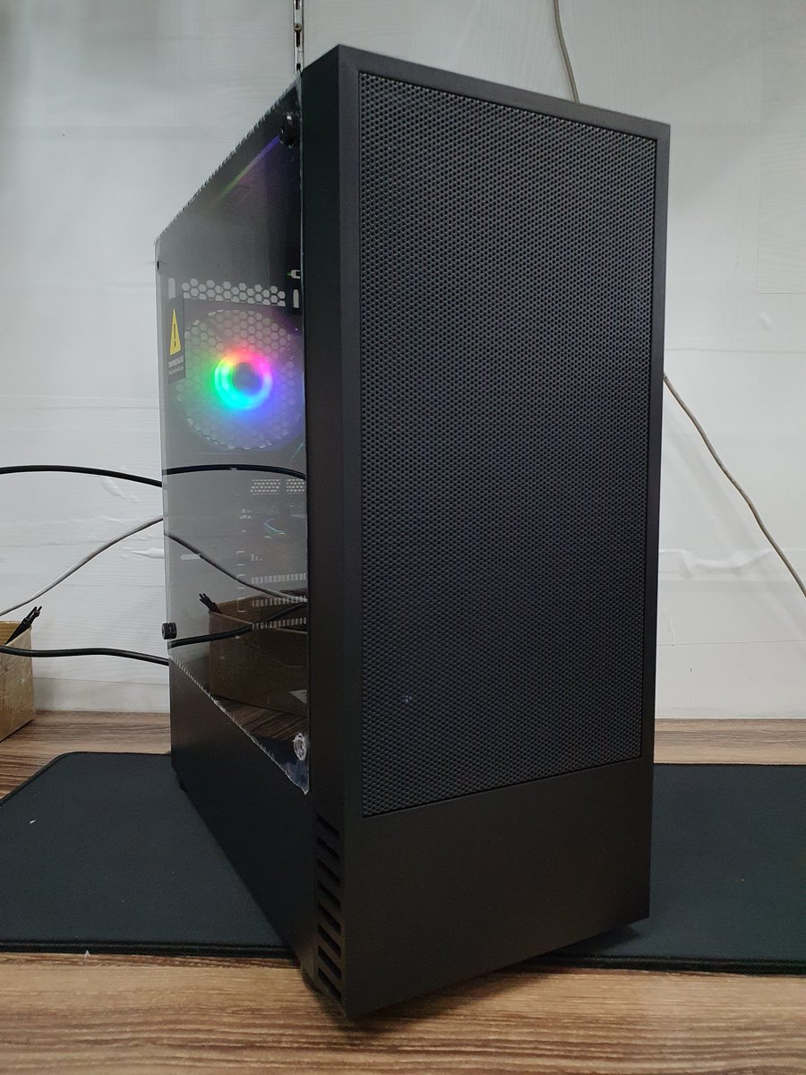 comwoori's tweet photo. 사이퍼즈, 스팀게임, 클튜 조립컴퓨터 입니다

i3 10100F, 16G, GTX 1050 Ti 4G 구성입니다

케이스는 심플한 디자인의 아이구주 HATCH 3 배너 블랙 입니다

헤드셋 포함 60만원대 구성입니다 https://t.co/cDvjFrqJIz