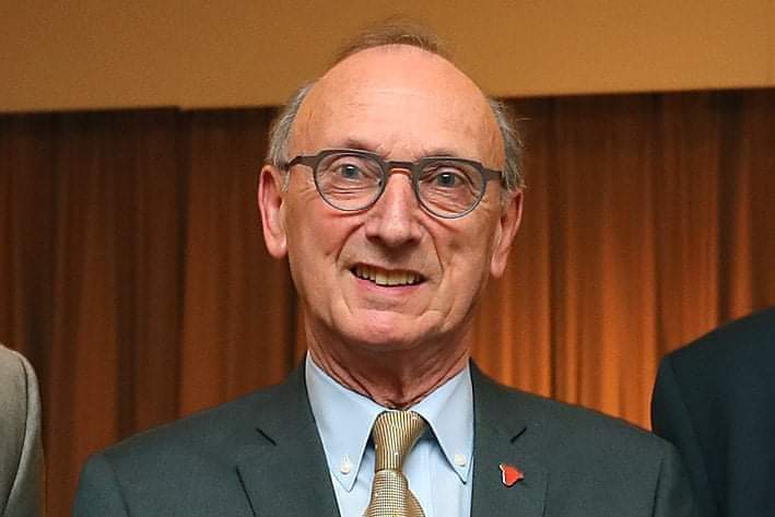 Lierinbeeld's tweet photo. Omwille van hartproblemen moet burgemeester Frank Boogaerts een heelkundige ingreep ondergaan. 
Zijn taken zullen worden overgenomen door @RikVerwaest als waarnemend burgemeester.
Na een herstelperiode zal hij zo spoedig mogelijk zijn functie opnieuw opnemen. https://t.co/V91PTtee2g