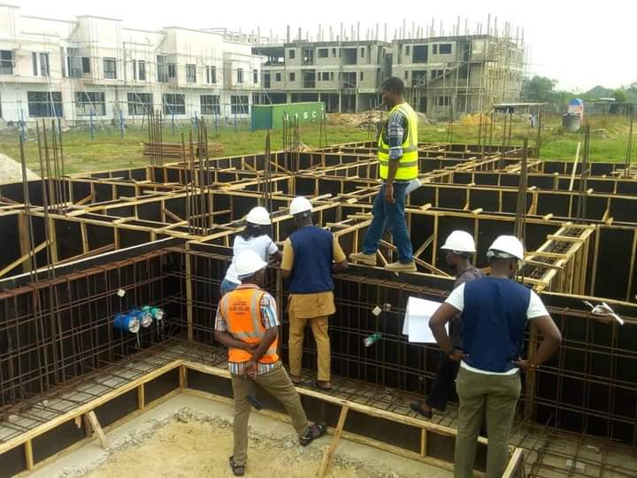 IfeadeboV's tweet photo. @ Lekki
.New Development Coming Soon
.
Location: Lekki Corridor
.
For more Info,
Contact us on: 08072741770
.
.
#realestate #luxuryhomes #homes #lagos #abuja #hampers #hamperbox #investmentproperties #owambe #bitcoininvestor #smartinvestor #lagosproperties #giftideas https://t.co/sbLszsrbpy
