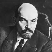 Dans la révolution de masse les élites nouvelles partagent leadership avec masses. Comme le souligne Lénine, l’implication des masses suppose une situation révolutionnaire :