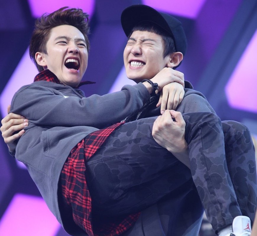  Tender Love - EXOKyungsoo being one of the smaller members of EXO works for Chanyeol coz it makes it easy to pick him up. Y'all he bridal carries Ksoo. Kyungsoo has the time of his life man being carried by PCY.