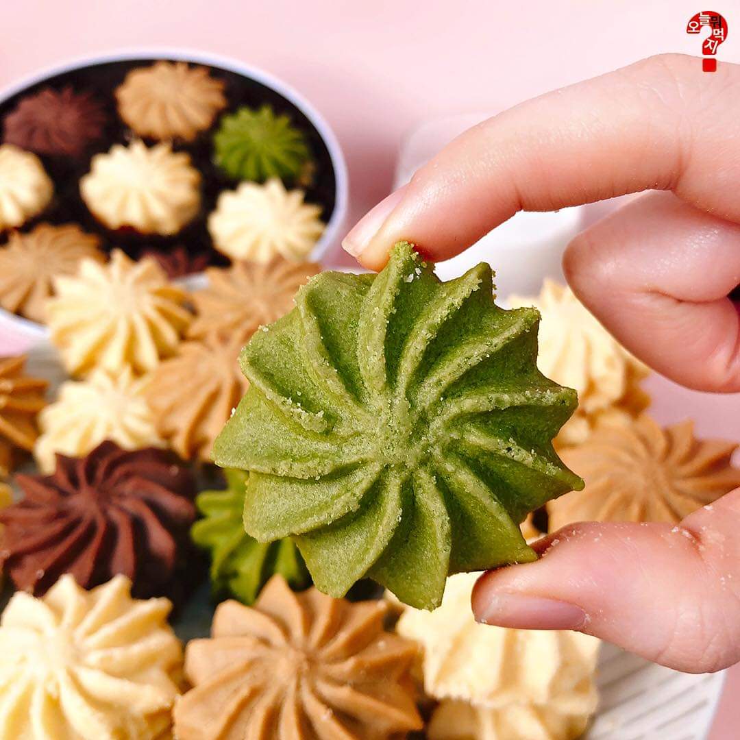 chepiSupersnack's tweet photo. Cookat cookies อะไรจะน่ากินขนาดนี้ >< หลงเข้าไปในเวปนี้แต่ละที พยาธิในท้องแม่ค้างี้ ร้องระงม ~~
น่ากินจุงเบยเนอะเตง 😜
#เชอชวนชิม
#คุกกี้
#cookat
#รีวิวขนมเกาหลี
#ไว้รีวิวห้ามขายของโว้ยย https://t.co/agCrjZGguz