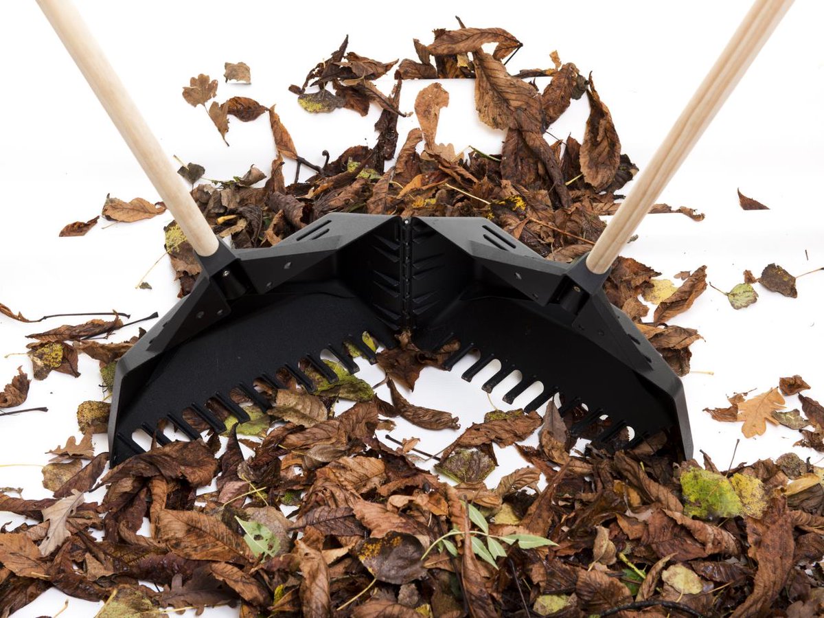 Clear ‘N’ Collect is capable of much more than the typical garden rake or simply clearing dead leaves. Moss, twigs, prunings, brambles, thorns and more are amassing in areas that will soon need to be ship shape. ow.ly/sYwj50DoLgX