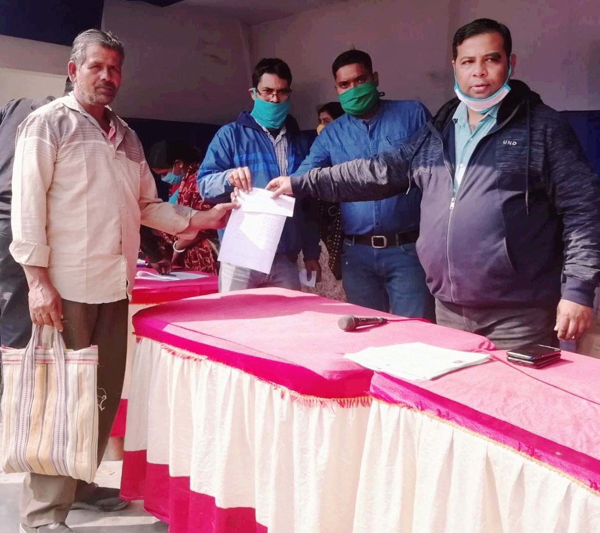 STehatta's tweet photo. #2KotirDuareSarkar camp at Tehatta II block distribution of various benefits. https://t.co/gnfBoJsopC