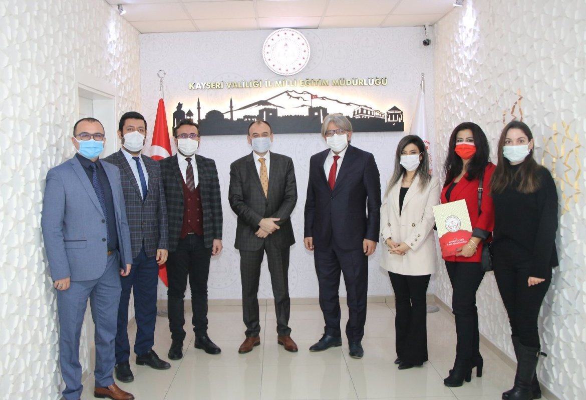 Müdürlüğümüz ile Eğitim Yöneticileri ve Uzmanları Derneği Genel Merkezi arasında "Eğitimde İşbirliği Protokolü" Eyüder Genel Başkanı Sn.Dr.Adem ÇİLEK ve Müdürümüz Sn.Bilal Yılmaz ÇANDIROĞLU tarafından imzalandı.

<a href="/tcmeb/">Millî Eğitim Bakanlığı</a> <a href="/ziyaselcuk/">Ziya Selçuk</a> <a href="/omerinan06/">Ömer İNAN</a> <a href="/safran1958/">Mustafa SAFRAN</a> <a href="/ademcilek/">Adem ÇİLEK</a> <a href="/bycandiroglu/">Bilal Hoca</a>