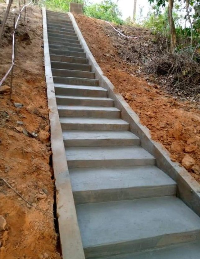 AbuAbdulHameed7's tweet photo. Corper Builds Stairwell For His Host Community In Akwa Ibom State 

It cost you nothing to Retweet this

#TheCongaChallenge #davido #wenger https://t.co/iIWQ4iKHqy