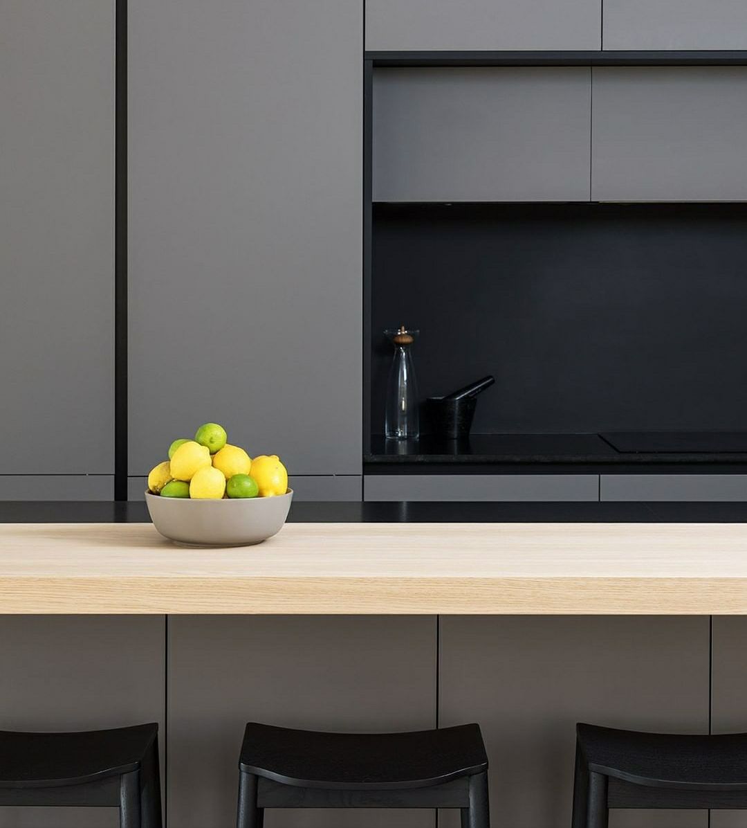 AesthetixLtd's tweet photo. When is comes to minimal, you want to have only the essentials in sight. With plenty of storage cabinets and few open shelfs, you can have a clean aura with bits of beauty 🤎
Get in touch:
📱02071013280
✉info@aesthetixfurniture.co.uk
#minimalistkitchen #scandinaviankitchen https://t.co/1qVUcOhXAu